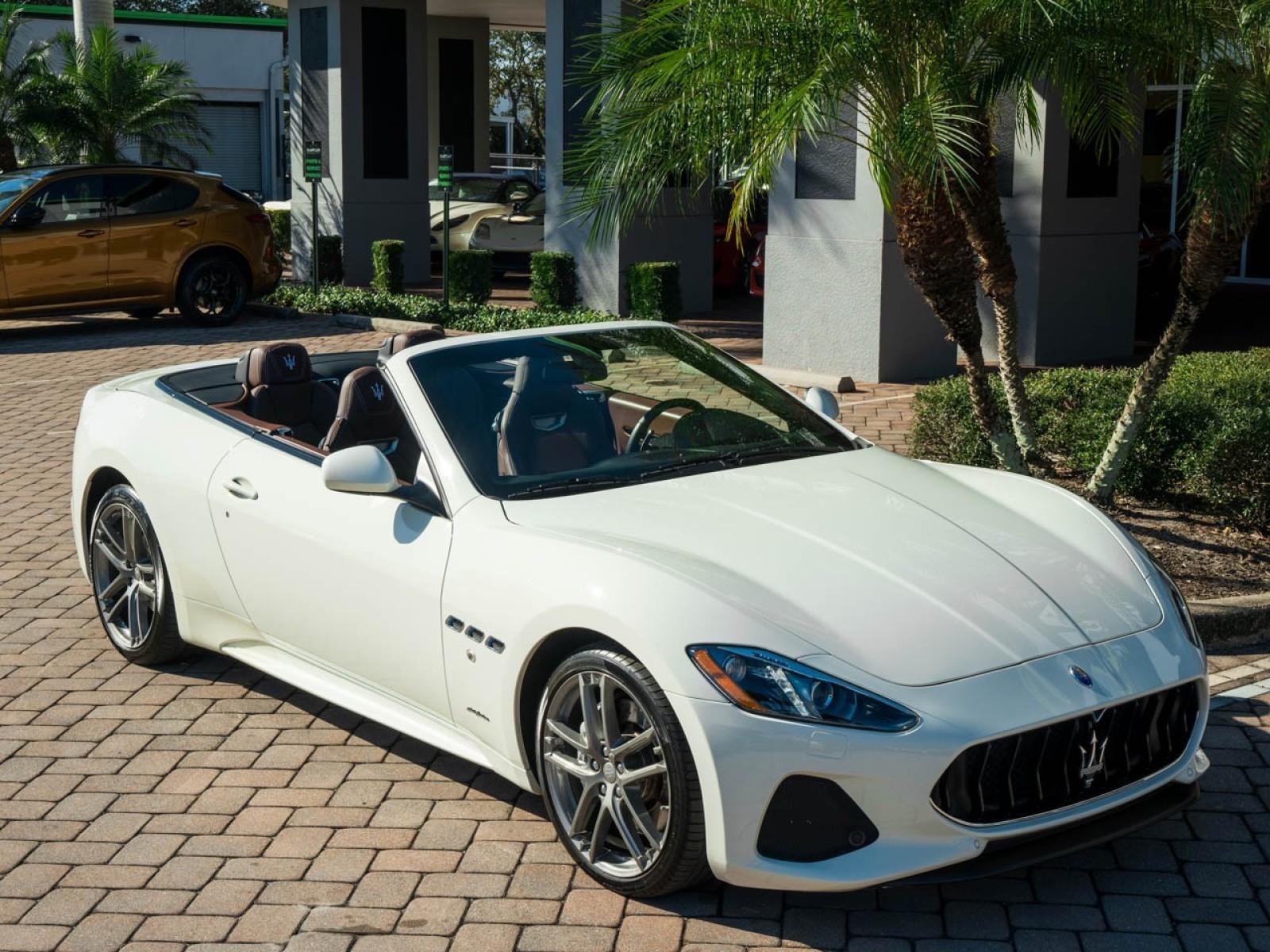 カレスモア Mコレクション 25 ホワイトスペシャル 2015 Maserati GranTurismo MC Centennial Convertible 2D Price