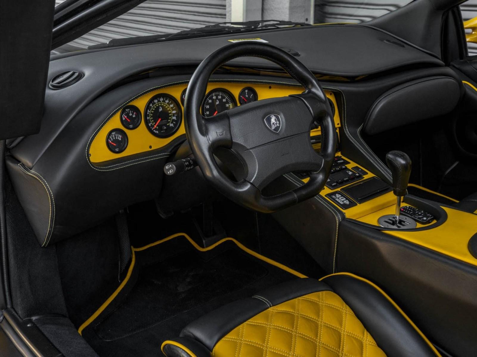 VIN: ZA9RU31B9XLA12212 | Used 1999 Lamborghini Diablo Roadster For