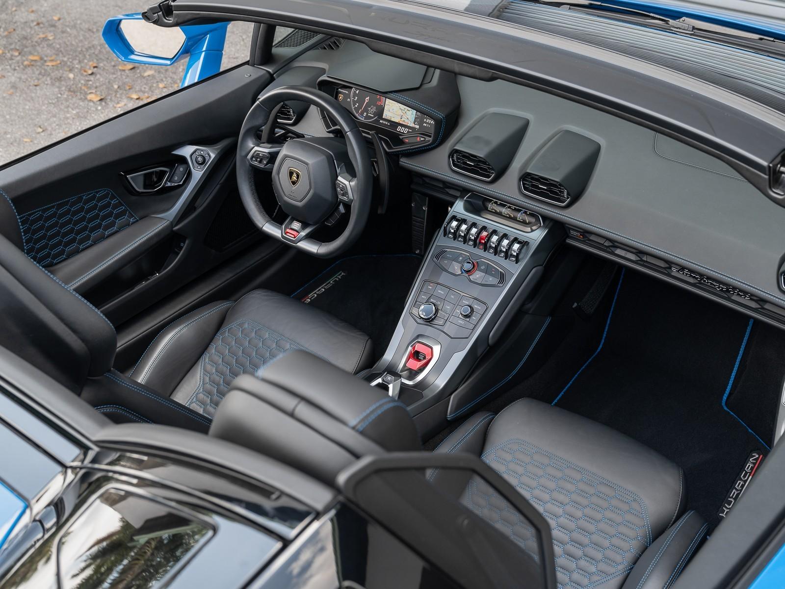 VIN: ZHWUR2ZFXJLA08644 | Used 2018 Lamborghini Huracan Spyder RWD