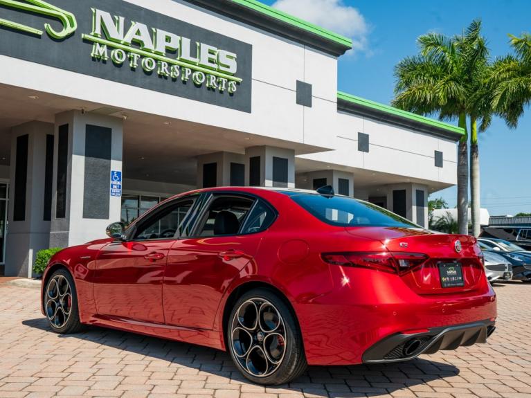 VIN: ZARFAMBN4N7660487 | New 2022 Alfa Romeo Giulia Veloce For