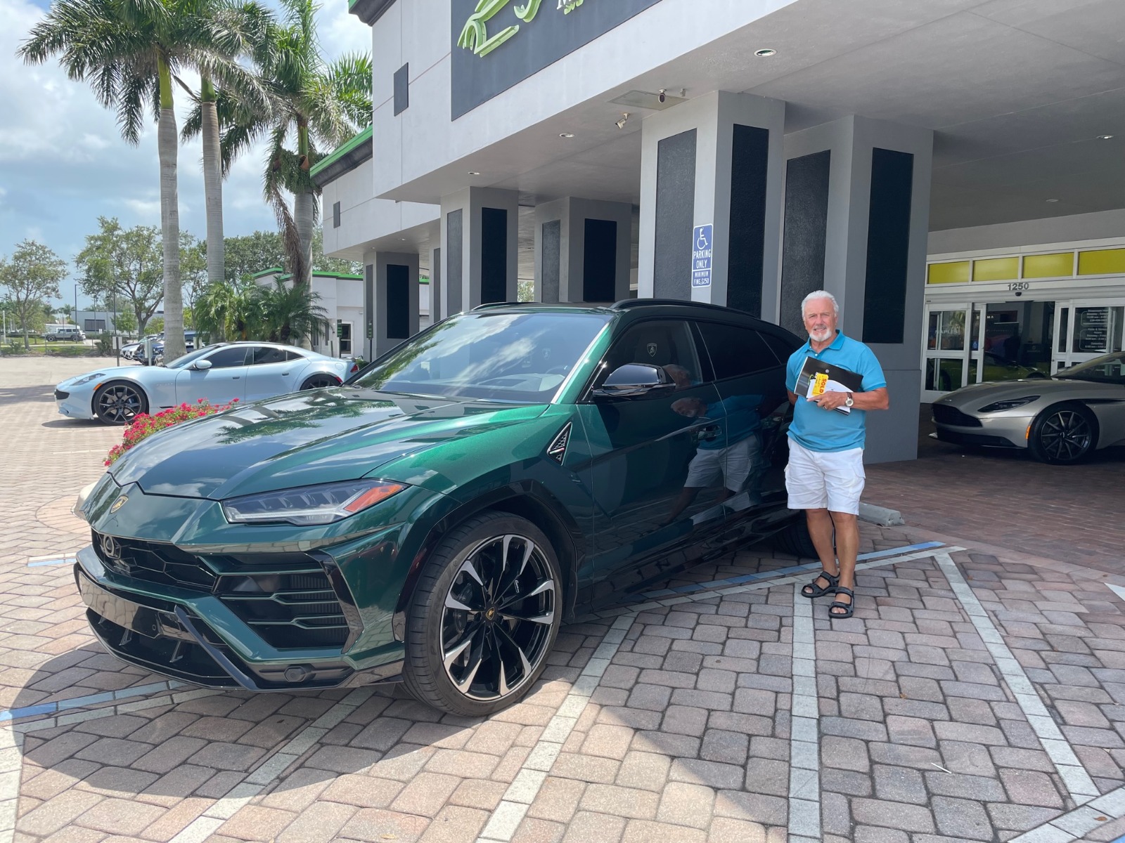 Used-2021-Lamborghini-Urus-