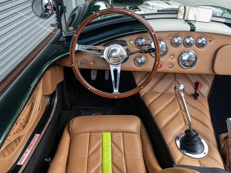 Shelby Cobra コレクターズ電話機 ヴィンテージ インテリア VIN: AE9BMAAH1P1MT1071 | Used 1965 Roadster Shelby Cobra Replica