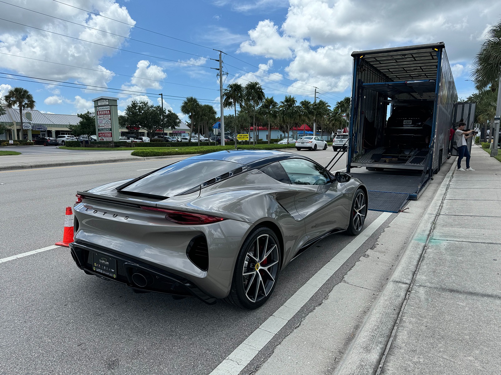 New-2024-Lotus-Emira-V6-First-