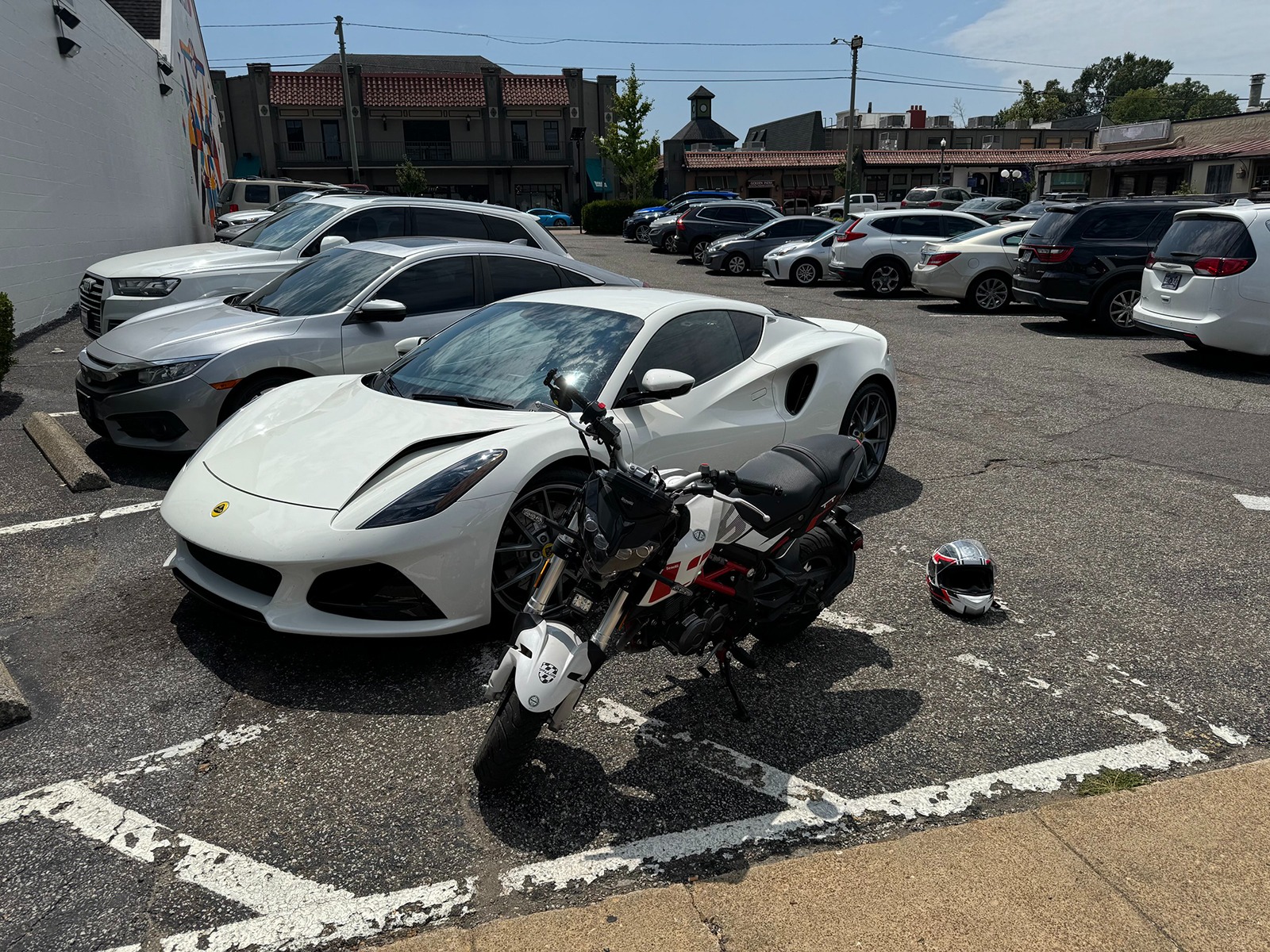 New-2024-Lotus-Emira-V6-First-
