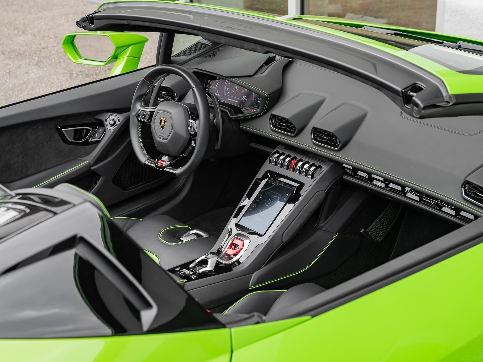 VIN: ZHWUT5ZF2NLA19565 | Used 2022 Lamborghini Huracan EVO For