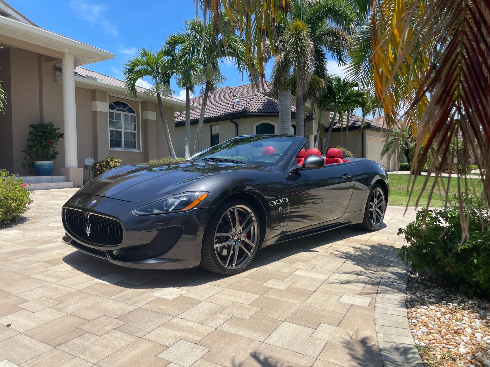 Used-2017-Maserati-GranTurismo