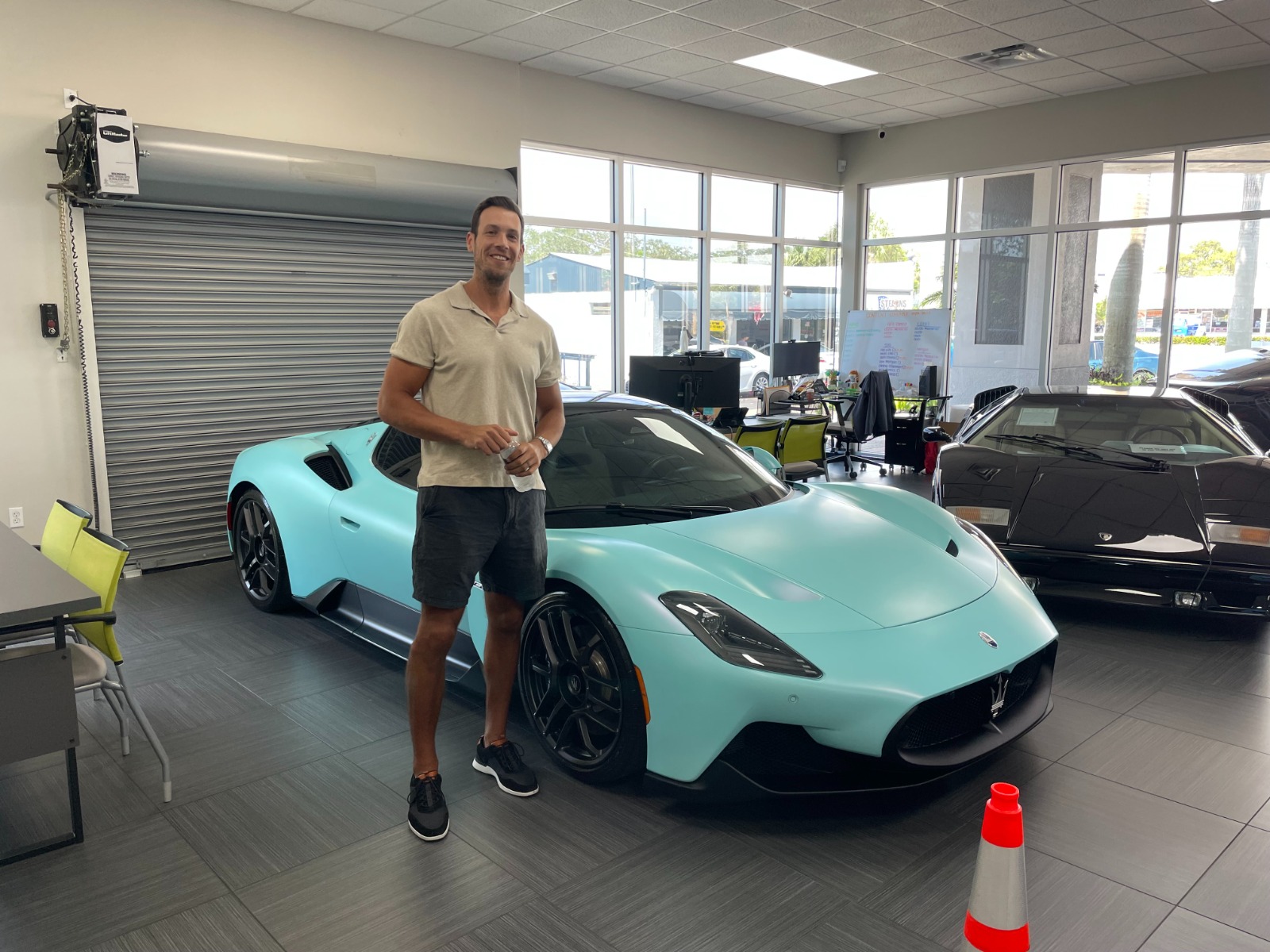 Used-2023-Maserati-MC20-