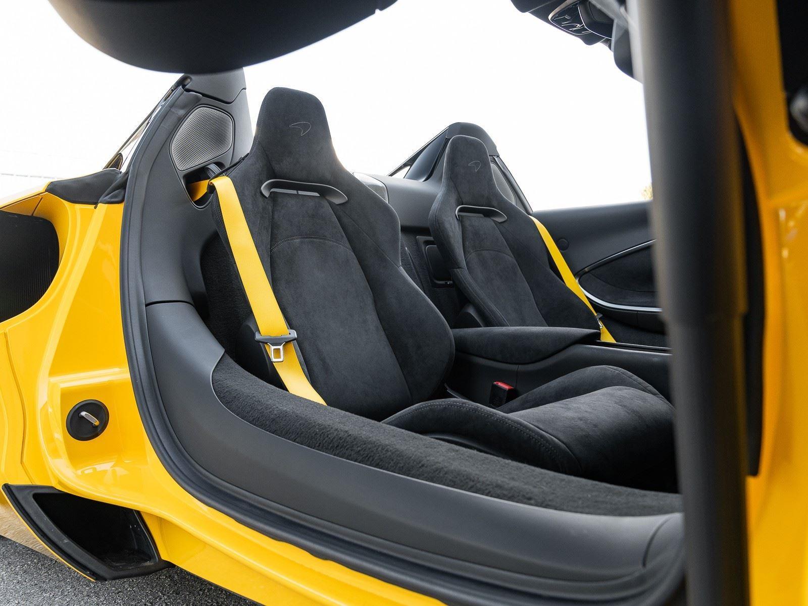 VIN: SBM16BEAXSW003396 | Used 2025 McLaren Artura TechLux For Sale