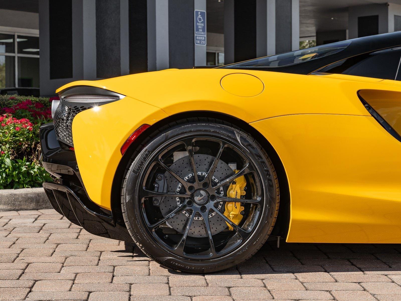 VIN: SBM16BEAXSW003396 | Used 2025 McLaren Artura TechLux For Sale