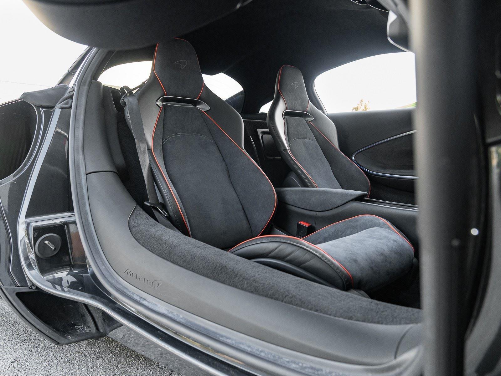 VIN: SBM16AEA6SW002983 | Used 2025 McLaren Artura Coupe For Sale