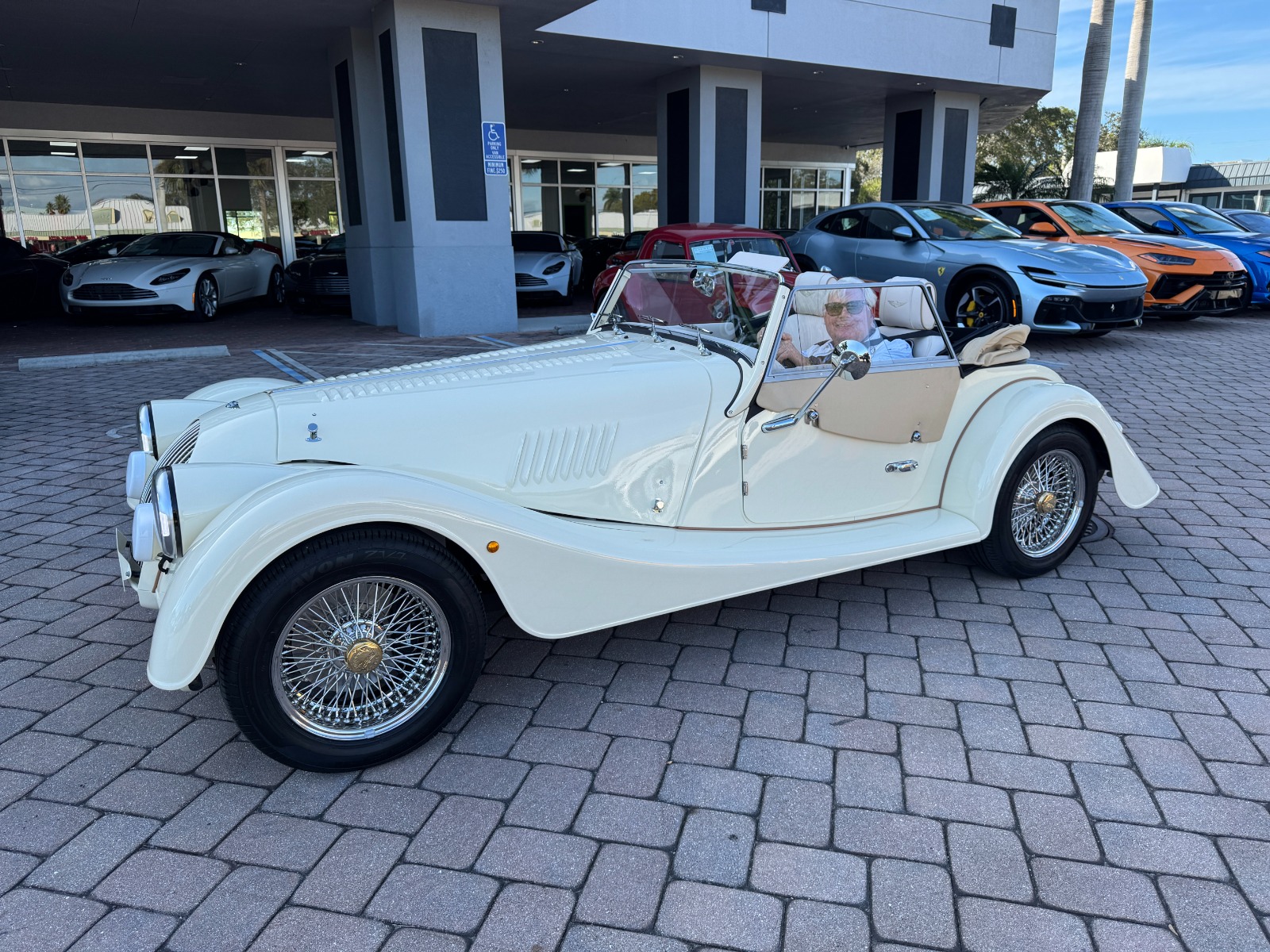 マークアンドロナ・ウィンドブレーカー Sサイズ44 New-2025-Morgan-Plus-Four-