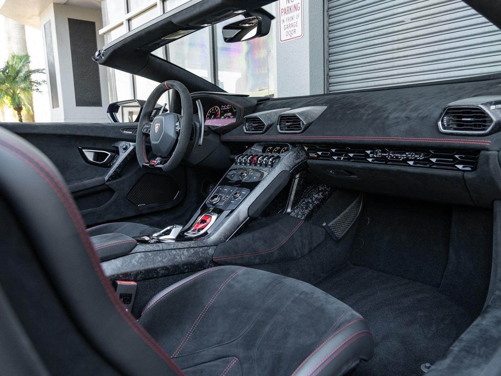 VIN: ZHWCS4ZFXKLA11427 | Used 2019 Lamborghini Huracan Performante