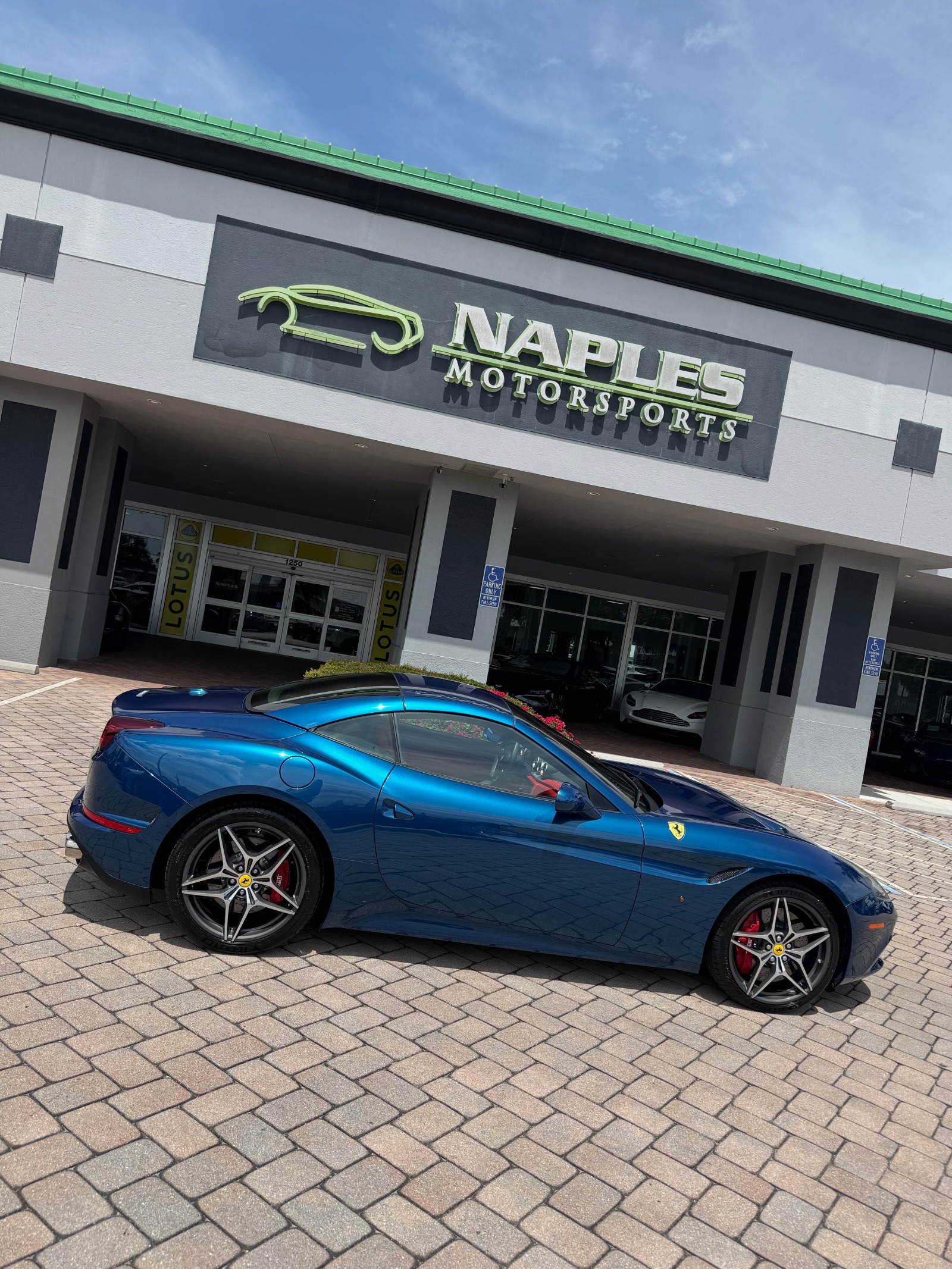 Used-2016-Ferrari-California-T