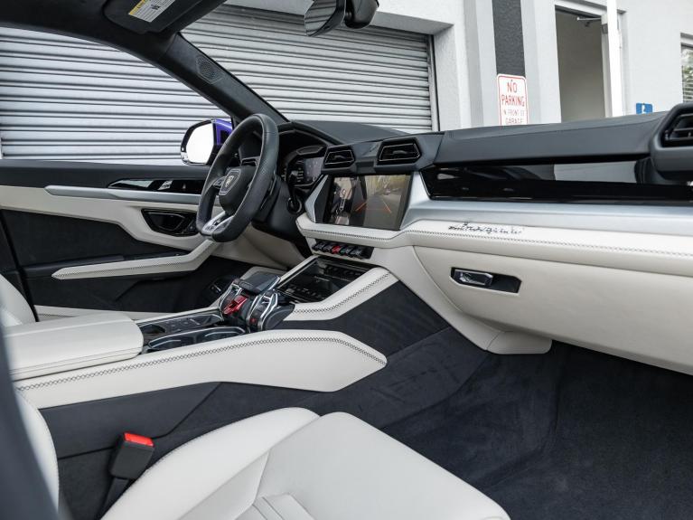 Used 2025 Lamborghini Urus SE for sale $304,995 at Naples Motorsports Inc in Naples FL
