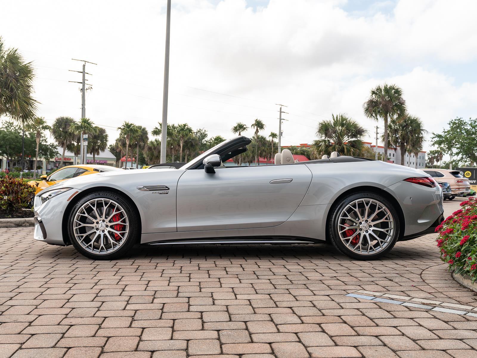 deuxieme classe  アブゼブルオーバーグレー Used-2022-Mercedes-Benz-SL-55-